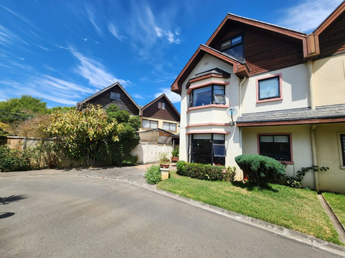 Casa 3 Niveles Lomas San Sebastián Concepcion