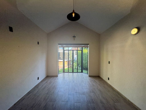 Casa En Venta De 1 Piso En Residencial La Virgen, Metepec, En Frente Del Parque Bicentenario