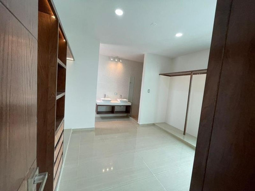 Imagen 5 de 9 de Casa Sola En Venta Las Lomas Residencial