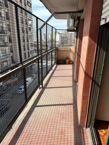 Gran Departamento En La Mejor Zona De Lanus Oeste , A Metros De La Av. Hipolito Yrigoyen Al 4400