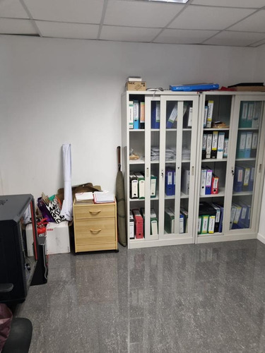 Imagen 12 de 17 de Edificio Entero -depósito Oficinas Próximo A Luis Alberto De Herrera Y San Martín !!