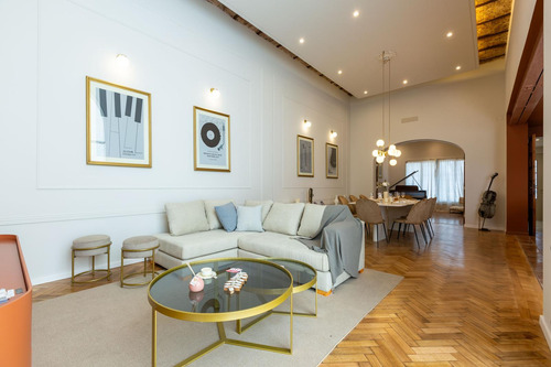 Casa Cuatro Dormitorios, Cochera Y Terraza Con Pileta En Venta Abasto