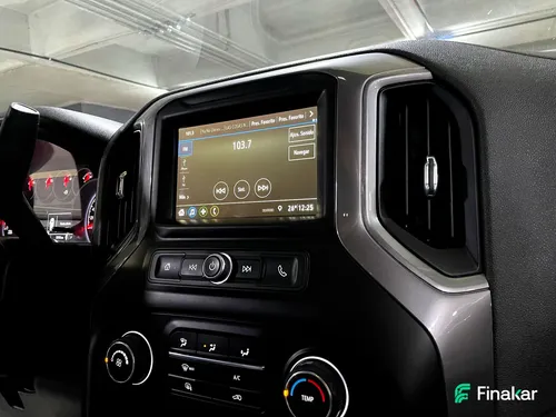Chevrolet Silverado 4.3 V6 1500 WT Doble Cabina 4x2 At