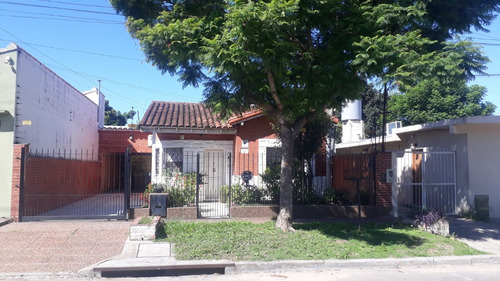 Venta Casa Multifamiliar 5 Amb C/quincho, Parrilla Y Garage