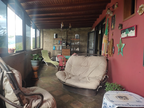 Venta De Casa En Urb. Los Haticos El Junquito
