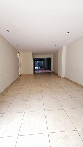 Alquiler! Departamento De Categoría Tipo Dúplex De 2 Dormitorios En Lavalle Al 1100, Barrio Sur