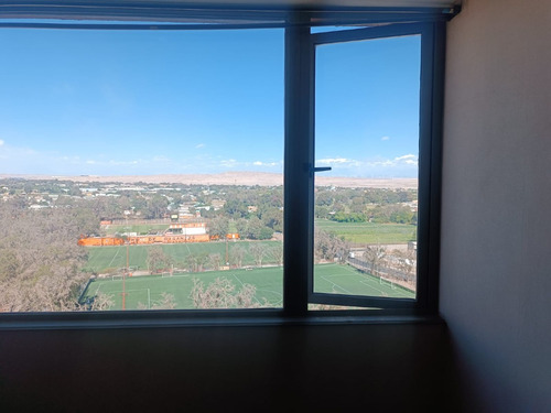 Departamento En Arriendo, Amoblado De Tipología Mariposa