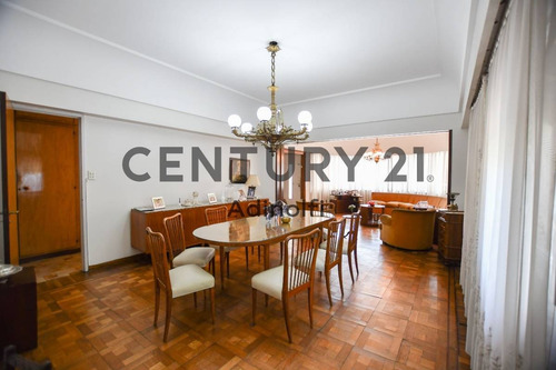 Imagen 8 de 30 de Calle 55 E/ Diag. 74 Y 14 - Casa En Venta Con Pileta Y Parque -