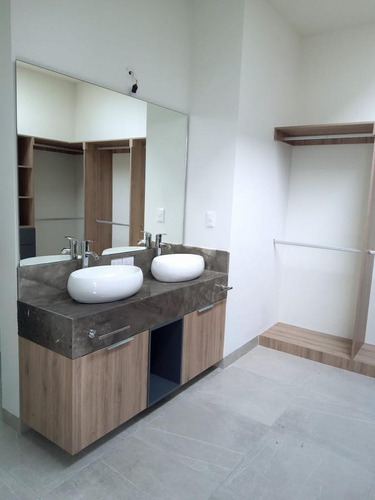 Imagen 26 de 30 de Casa En Venta 3 Recamarás Y 3 Baños Completos El Molino Club