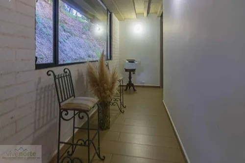 Casa En Venta En Alto De Las Palmas. Cod V12536