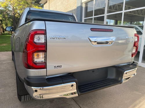 Imagen 3 de 8 de Toyota Hilux Srx 4x2 A/t 0km - 2022 Disponible