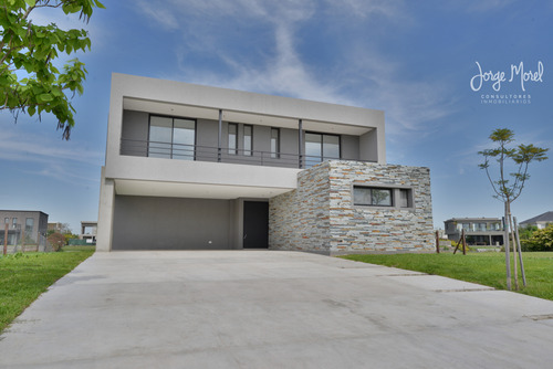 Casa #100-200 - Puertos Del Lago - Ceibos - 282m2 #id 26434