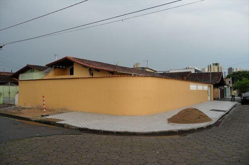 Imagem 3 de 22 de Excelente Localização! Bairro Vila Tupi Em Praia Grande. Linda Casa De Isolada Para Venda, Contendo 04 Quartos, Suíte, - Ca0075