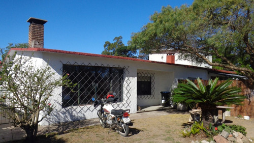 Venta. Dos Casas, Más Dos Apartamentos. Ideal Dos Familias.