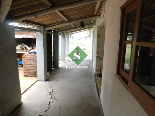 Venta De Chacra De 35 Hectareas, 3 Dormitorios, Lindo Lugar. - Ref: 167992