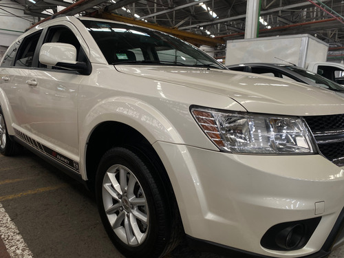 Dodge Journey 2.4 Sxt 7 Pasajeros At