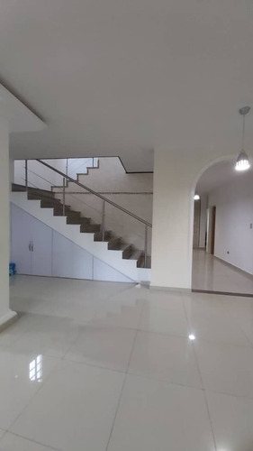 Se Vende Casa 560m2 6h/5b/4p Paso Real Charallave 7078