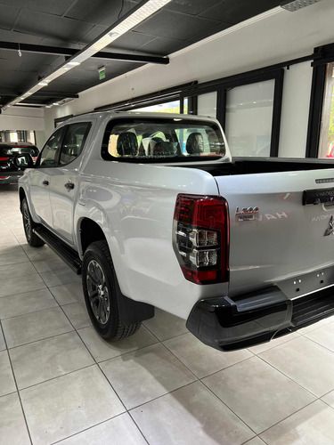 Mitsubishi L200 2.4 Di-d High Power 181cv Cuero