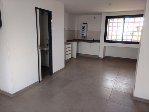 Imagen 10 de 17 de Vendo Dúplex De 2 Dormitorios Con Cochera En Barrio Smata Con Plan De Pago