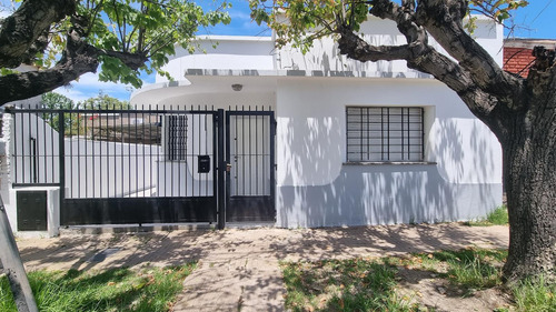 Casa Modernizada En Quilmes Este