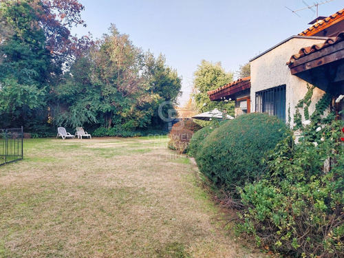 Casa 6 Dormitorios, Con Gran Terreno Y Buena Conectividad