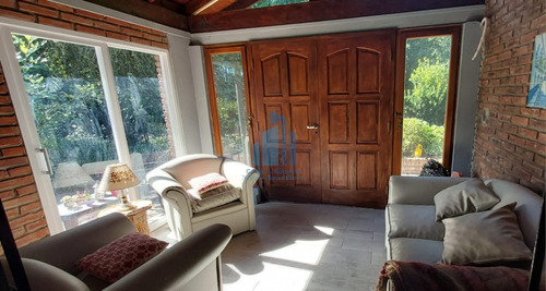 Venta Casa Chalet De 4 Ambientes  En Mapuche Country Club, Pilar