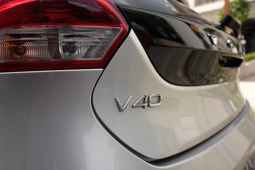 Volvo V40 2.0 T4 Comfort Turbo Gasolina 4p Automático