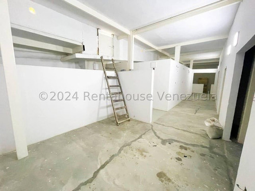 Casa Comercial En Alquiler Chuao Mls #24-21398 Bm