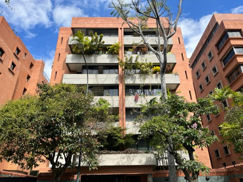 En Venta  Apartamento Campo Alegre  3h+1s 3b+1s 4p  