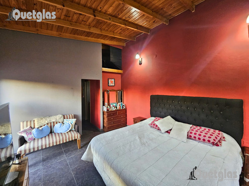 Venta Casa De 4 Ambientes, Con Garaje, Piscina Y Quincho Ap