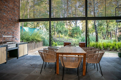 Imagen 18 de 25 de Fairway 5, Casa Amueblada De Lujo En Venta Con Vista Al Bosque