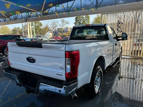 Ford F-250 XL SUPER DUTY