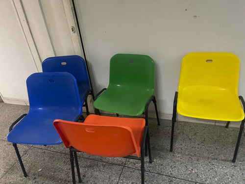 Sillas Plásticas De Colores Precio Publicado Por Cada Una