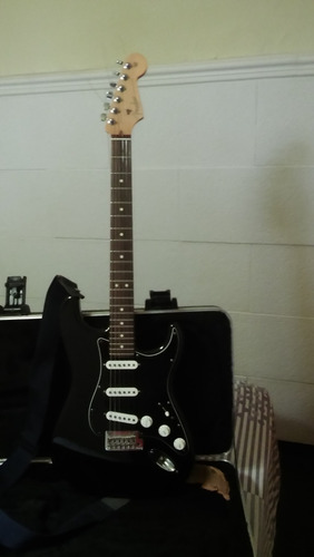 Vendo Guitarra Fender Americana (  Corna California ) 