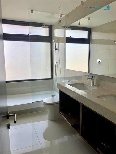 Imagen 9 de 13 de Departamento En Venta De 4 Dorm. En Vitacura