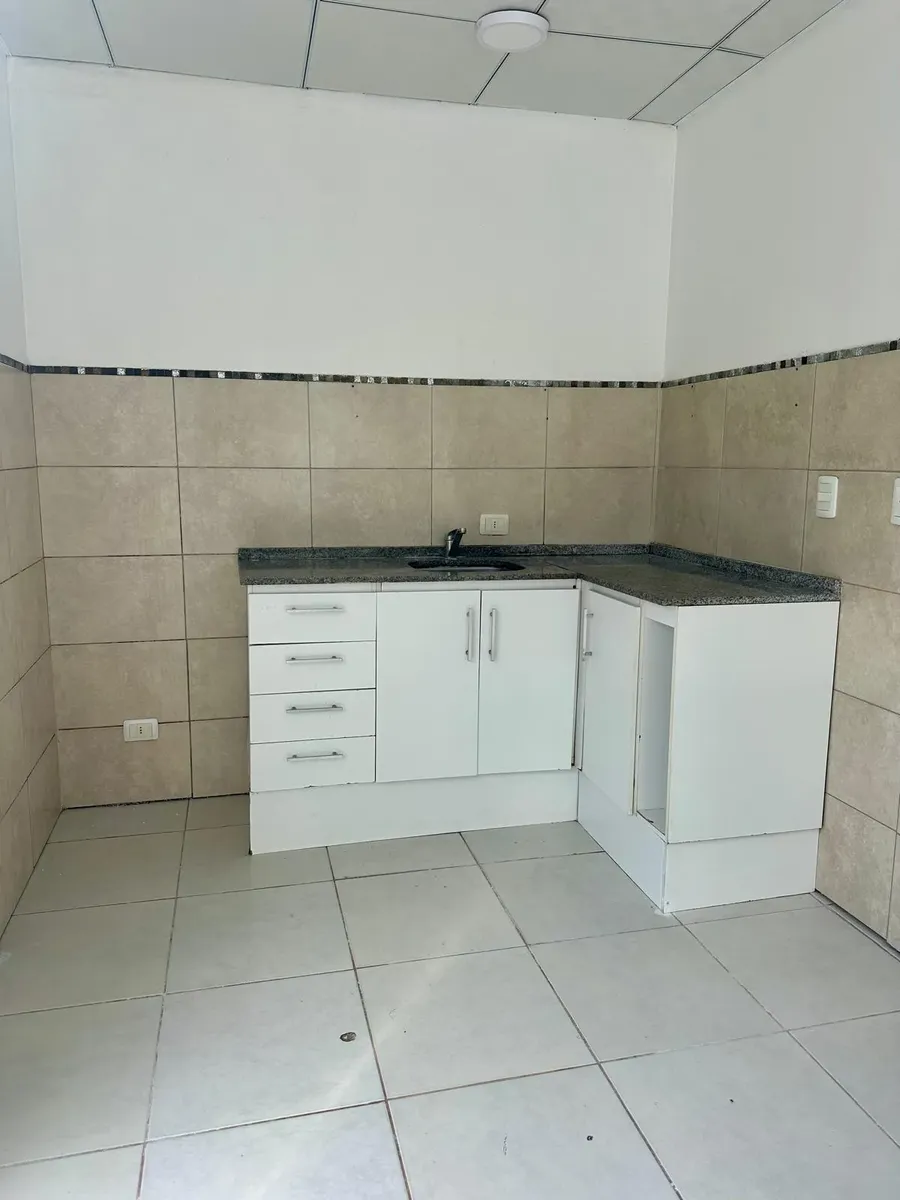 Casa 3 Dorm Alquiler Anual Complejo 18 A Pasos Del Centro · Foto 2