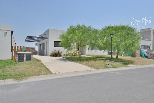 Casa Interno #0-100 - Pilar Del Este - San Ramiro - 528m2 #id 14128