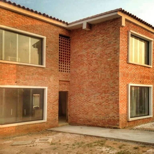 Imagen 3 de 14 de Remax Infinity Vende Casa En Altos De Guataparo 133562 Frances Mijares 04144990396