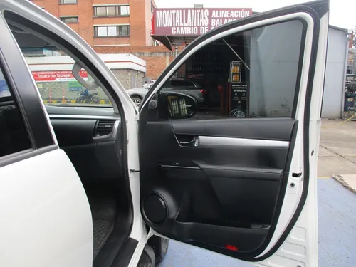 Toyota Hilux 4x4 2400cc At Aa
