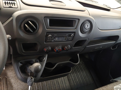 Imagen 12 de 18 de Renault Master Minibús
