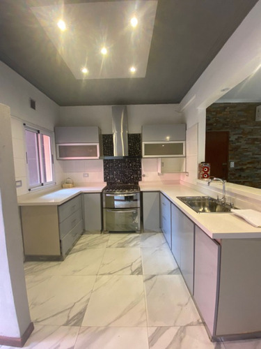 Casa En Venta En Remedios De Escalada Oeste