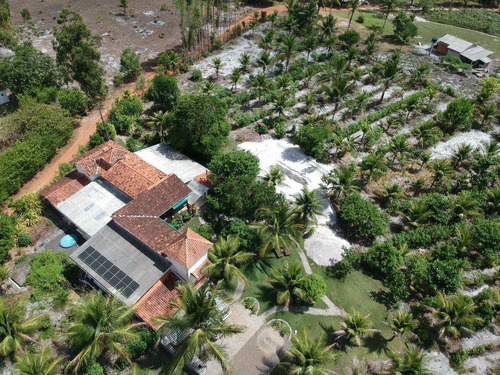 Fazenda Com 5,5ha A Casa Tem 495m2 Construído Em 2 Andares. Piscina Natural. O Imóvel E Perfeito Para Plantar Café Ou Cacau