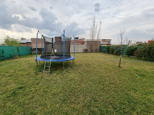 Imagen 10 de 14 de Casa En Funes City 2 Dormitorios 519 M2 De Terreno. Calidad
