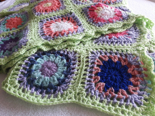 Manta Artesanal Tejida A Mano Crochet Verde Model 62 Liquido