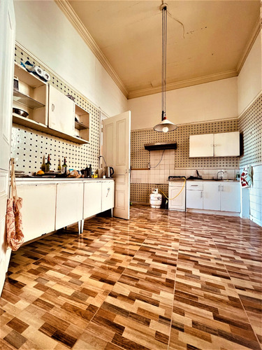 Vendo Amplia Casona Ubicada En Lautaro Rosas( Cerro Alegre )