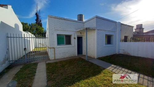Imagen 1 de 8 de Casa En Venta 2 Dorm. Reciclada Barrio Colon