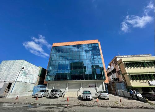 Alquiler De Edificio Industrial - Comercial En La Trinidad