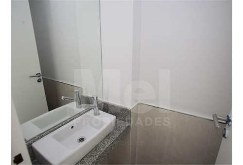 Alquiler 2 Amb, Dormitorio En Suite, Toilette Y Balcón.