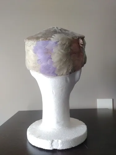 Antiguo Sombrero Mujer Casquete Plumas Dama Vintage (Usado)