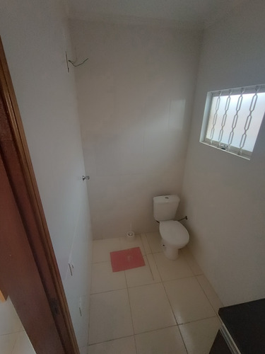Casa Com 1 Suíte E 1 Quarto.